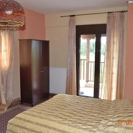 Mouson Melathron Affittacamere Elafina