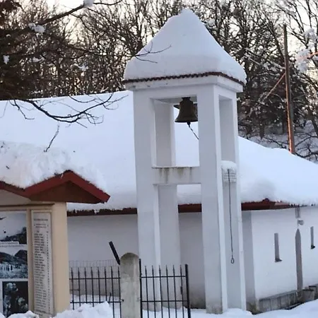 Mouson Melathron Affittacamere 3*