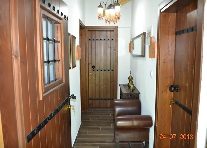 Гостевой дом Mouson Melathron 3*